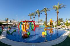 MIRACLE RESORT Pools & Beach